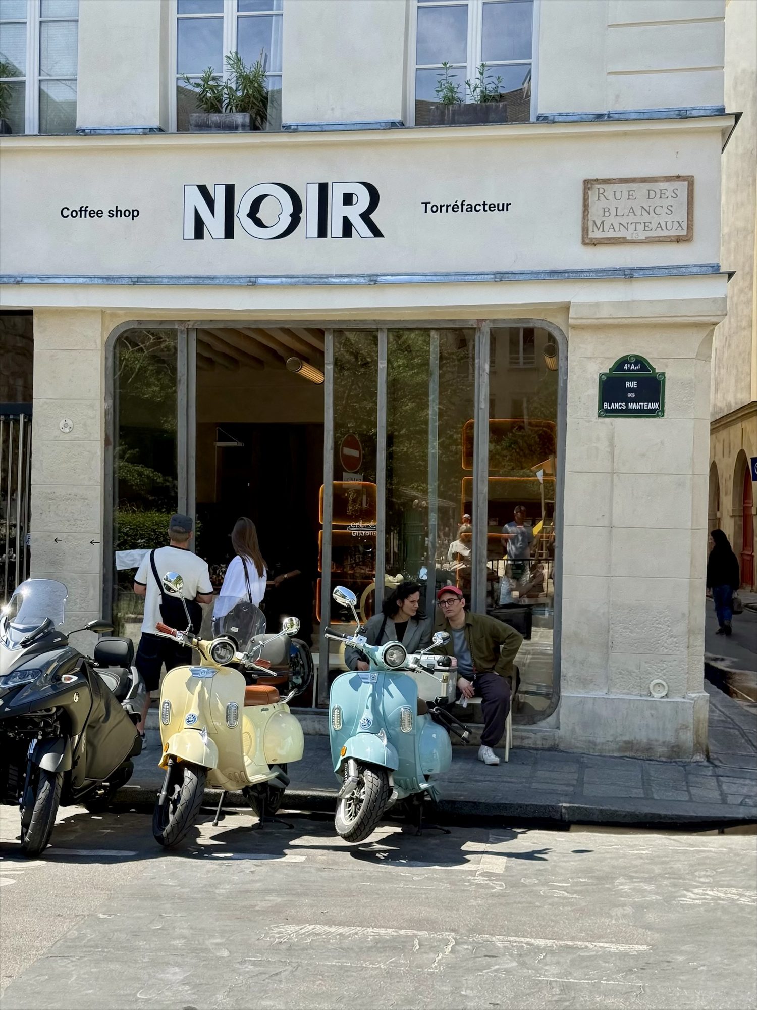 Noir, a specialty coffee roaster on rue des Blancs Manteaux